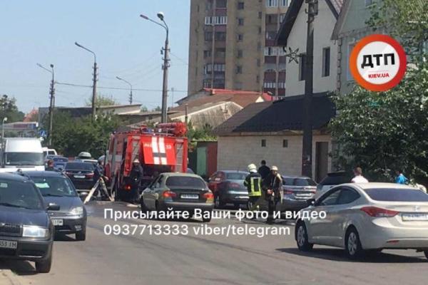 Пожар в Днепровском районе Киева: опубликованы фото и видео момента взрыва Пожар в Днепровском районе Киева: опубликованы фото и видео момента взрыва