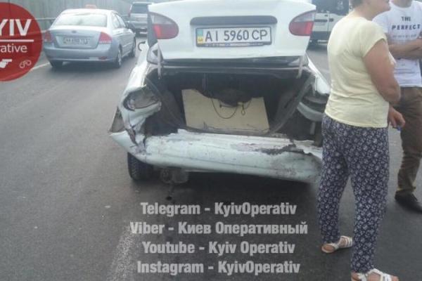 В Киеве произошло ДТП: водителю стало плохо за рулем В Киеве произошло ДТП: водителю стало плохо за рулем