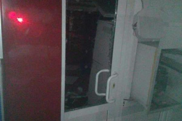 На Харьковщине люди в камуфляже взорвали банкомат и похитили деньги На Харьковщине люди в камуфляже взорвали банкомат и похитили деньги