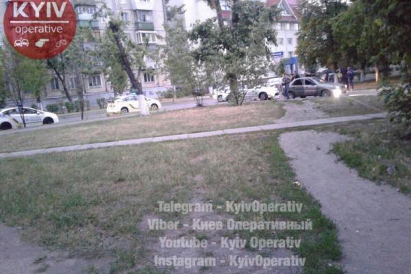 Киевлян разбудили звуки сирены: полиция преследовала неадекватного водителя Киевлян разбудили звуки сирены: полиция преследовала неадекватного водителя