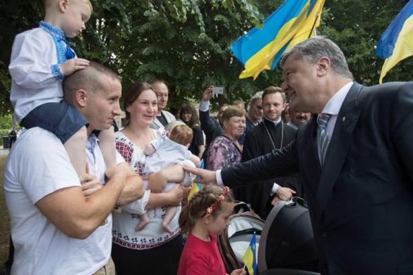 Порошенко: Возвращаюсь из Парижа с твердым ощущением, что Франция с нами Порошенко: Возвращаюсь из Парижа с твердым ощущением, что Франция с нами