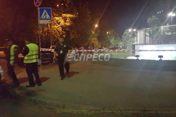 В Киеве возле американского посольства прогремел взрыв В Киеве возле американского посольства прогремел взрыв