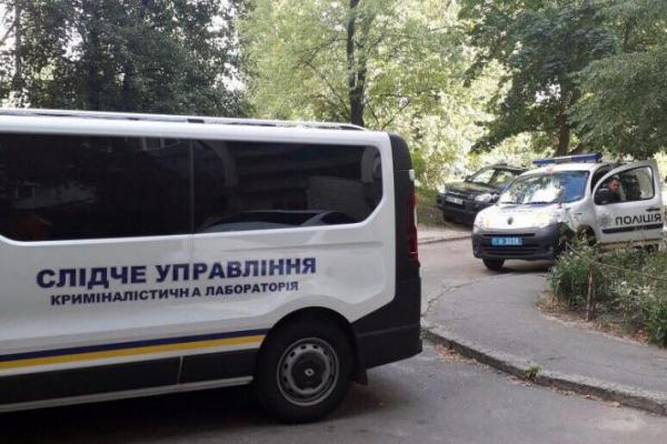 В подъезде киевской многоэтажки застрелили мужчину В подъезде киевской многоэтажки застрелили мужчину