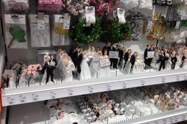 В Германии продают украшения на свадебные торты для однополых пар В Германии продают украшения на свадебные торты для однополых пар