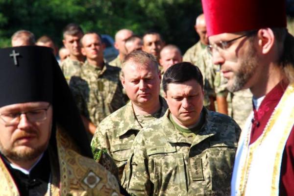 Торецк отмечает третью годовщину освобождения от боевиков: жители не сдерживают слез Торецк отмечает третью годовщину освобождения от боевиков: жители не сдерживают слез