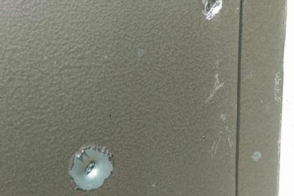 На Луганщине в результате обстрелов боевиков повреждены жилые дома в Золотом