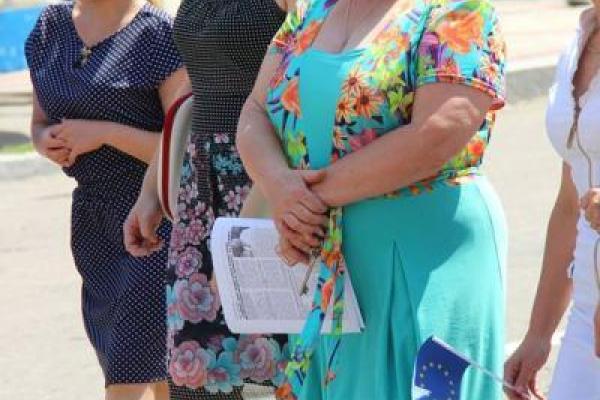 Торецк отмечает третью годовщину освобождения от боевиков: жители не сдерживают слез Торецк отмечает третью годовщину освобождения от боевиков: жители не сдерживают слез