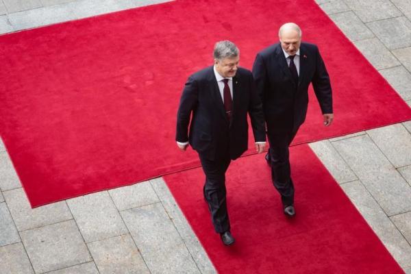 Проходит встреча Порошенко с Президентом Беларуси Проходит встреча Порошенко с Президентом Беларуси