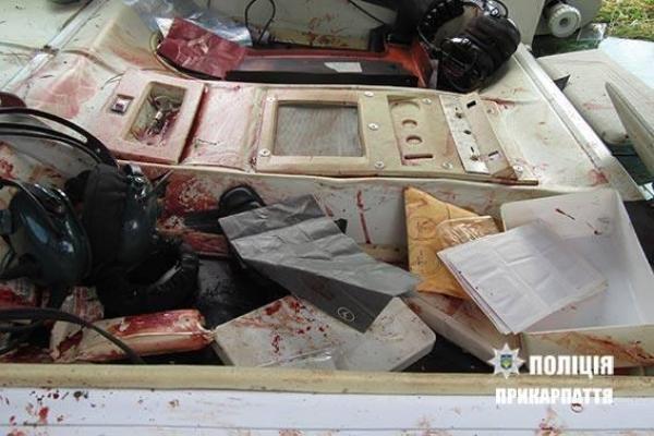 На Прикарпатье во время аварийной посадки самолета получили травмы пилот и два пассажира На Прикарпатье во время аварийной посадки самолета получили травмы пилот и два пассажира
