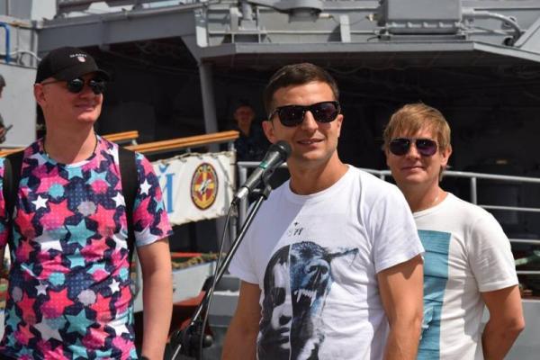 Владимир Зеленский и Евгений Кошевой приехали в гости к украинским военным морякам