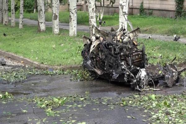 В Луганске прогремели взрывы, боевики сообщают о погибших В Луганске прогремели взрывы, боевики сообщают о погибших