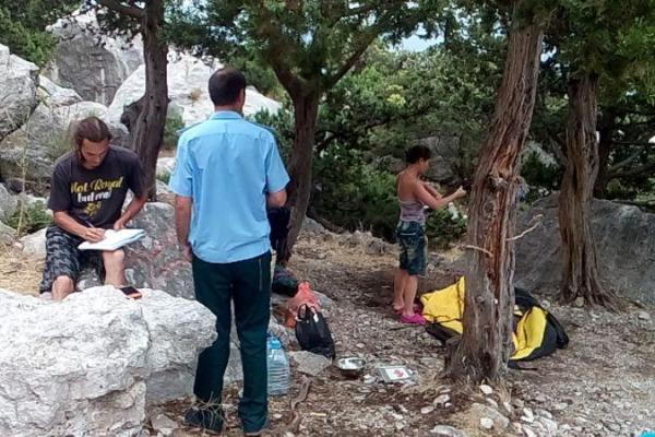 В Симеизе оштрафовали туристов, которые отдыхали с палатками В Симеизе оштрафовали туристов, которые отдыхали с палатками