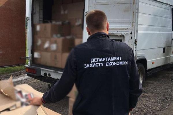 В Одесской области полиция задержала контрабандистов с сигаретами на 2 миллиона гривен В Одесской области полиция задержала контрабандистов с сигаретами на 2 миллиона гривен