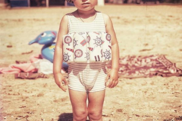 Слава из "НеАнгелов" с детьми отдыхает на море в Донецкой области Слава из "НеАнгелов" с детьми отдыхает на море в Донецкой области