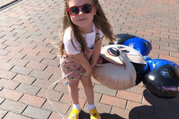 Асмус и Харламов впервые показали фанатам лицо дочери Асмус и Харламов впервые показали фанатам лицо дочери