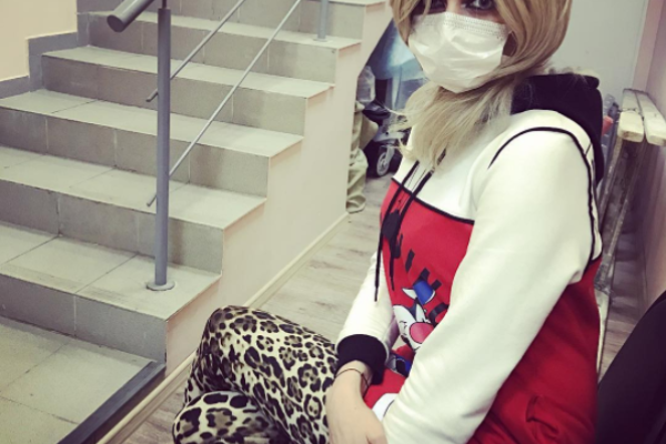 Больная раком певица Лама Сафонова полностью поседела Больная раком певица Лама Сафонова полностью поседела