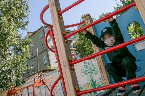 Украинские полицейские осуществили мечту больного мальчика