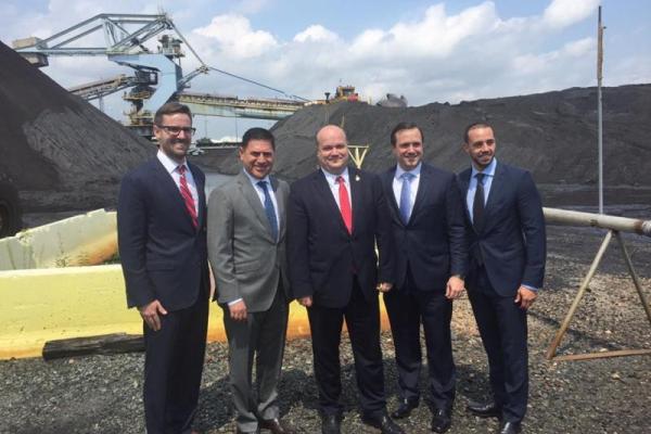 В Украину отправили первую партию угля из США