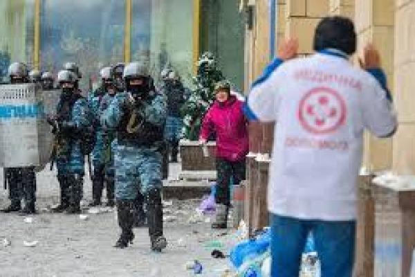 Савченко скурвилась задолго до того, как попала в "плен", - блогер прокомментировал новый наряд политика