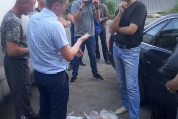 На Волыни сотрудник СБУ попался на взятке На Волыни сотрудник СБУ попался на взятке