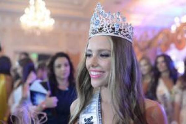 Новой "Мисс Украина Вселенная" стала 18-летняя киевлянка