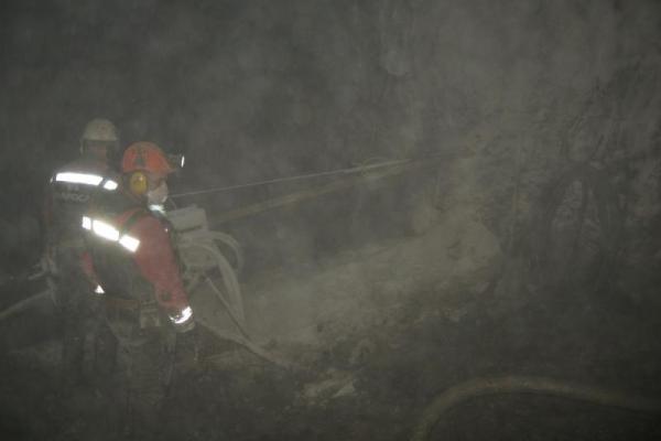 Спустя 10 дней в России продолжают искать горняков на руднике «Мир» 