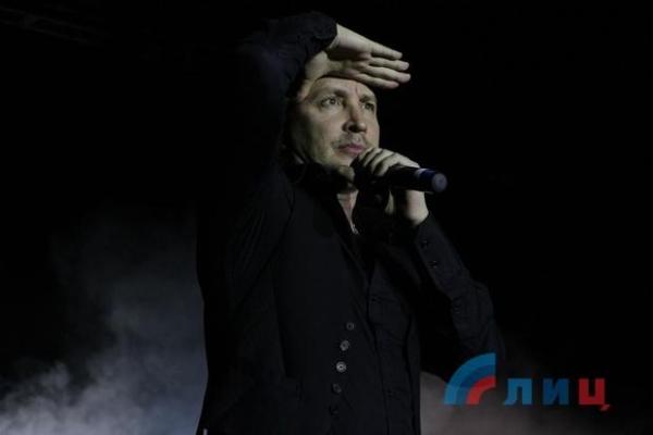 В оккупированном Луганске выступили Данко и группа "Стрелки" В оккупированном Луганске выступили Данко и группа "Стрелки"