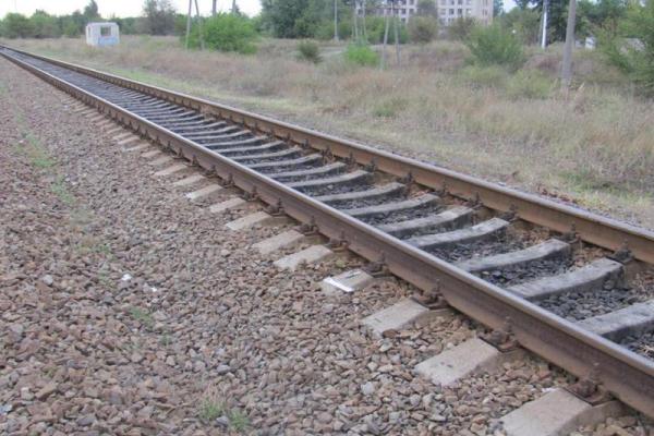На железнодорожном пути в Рубежном дети нашли гранату Ф-1 