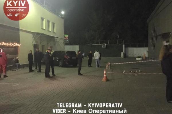 В Киеве произошла поножовщина между участником АТО и поклонниками "ЛДНР" В Киеве произошла поножовщина между участником АТО и поклонниками "ЛДНР"
