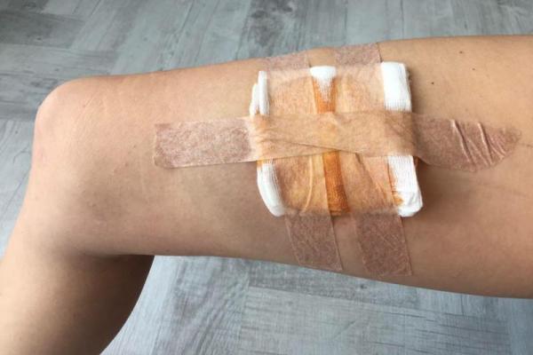 В Киеве на детской площадке неадекватная женщина стреляла в мать с годовалым ребенком В Киеве на детской площадке неадекватная женщина стреляла в мать с годовалым ребенком