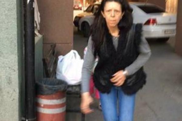 В Киеве на детской площадке неадекватная женщина стреляла в мать с годовалым ребенком В Киеве на детской площадке неадекватная женщина стреляла в мать с годовалым ребенком