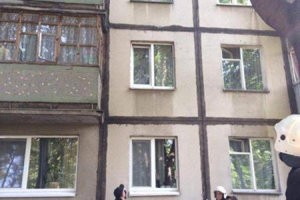 В Полтаве горе-мать оставила 3-летнего сына в смертельной опасности В Полтаве горе-мать оставила 3-летнего сына в смертельной опасности
