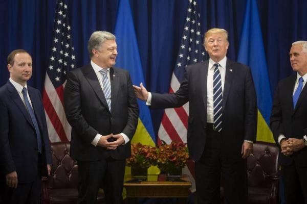 Порошенко назвал встречу с Трампом "чрезвычайно продуктивной" Порошенко назвал встречу с Трампом "чрезвычайно продуктивной"