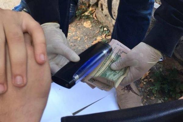 В Умани депутат обложил "данью" бизнесменов за торговлю в период пребывания хасидов-паломников В Умани депутат обложил "данью" бизнесменов за торговлю в период пребывания хасидов-паломников