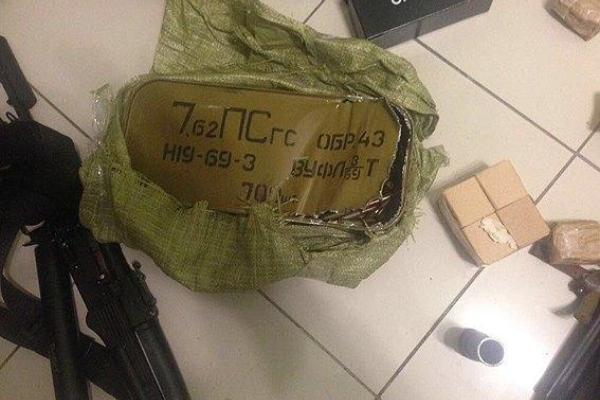 События на пункте пропуска «Шегини»: полиция обнаружила в квартире одного из участников оружие и боеприпасы