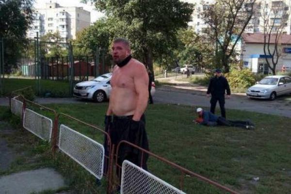 В Киеве неизвестные пытались «отжать» спортклуб: произошла жестокая драка, есть раненые В Киеве неизвестные пытались «отжать» спортклуб: произошла жестокая драка, есть раненые