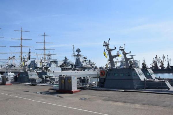 В Одессу прибыли построенные для украинских ВМС малые бронированные артиллерийские катера