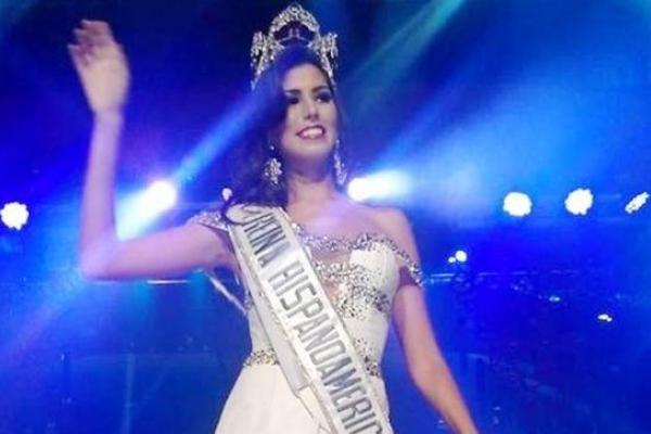 Экстрим на конкурсе красоты "Miss Universe Spain 2017": участница неожиданно рухнула в бассейн Экстрим на конкурсе красоты "Miss Universe Spain 2017": участница неожиданно рухнула в бассейн