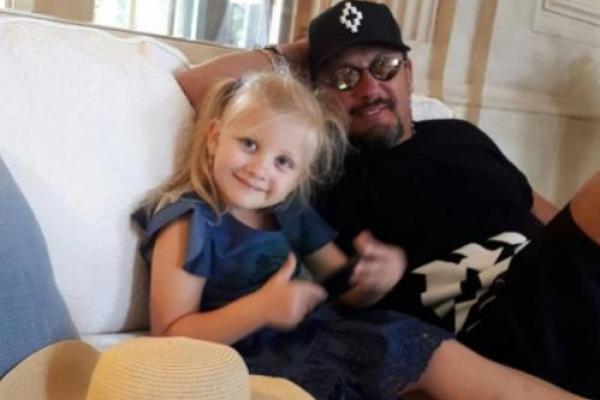 Стас Михайлов показал свою милую дочь-именинницу Стас Михайлов показал свою милую дочь-именинницу