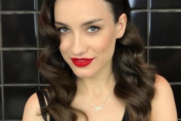 Виктория Дайнеко не стесняется своих морщинок Виктория Дайнеко не стесняется своих морщинок