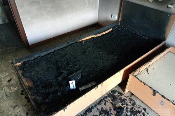 Бил или не бил? Подозреваемый в поджоге дома нардепа Березы попал в реанимацию Бил или не бил? Подозреваемый в поджоге дома нардепа Березы попал в реанимацию