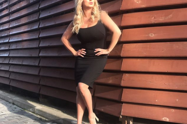 Анна Семенович восхитила постройневшей фигурой Анна Семенович восхитила постройневшей фигурой