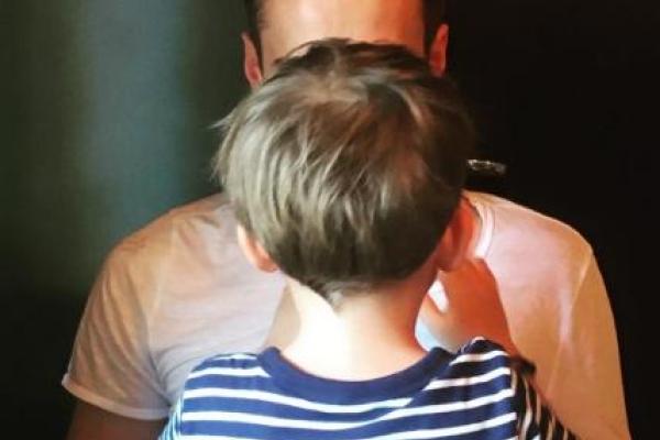 Шепелев показал трогательный снимок с подросшим сыном Шепелев показал трогательный снимок с подросшим сыном