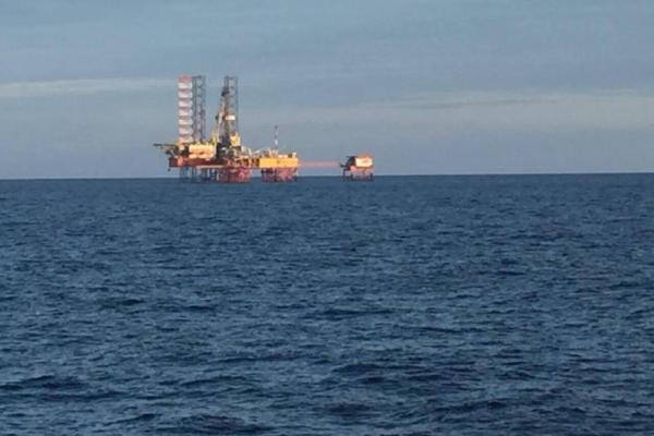 Правоохранители обнаружили вооруженных людей на захваченных оккупантами буровых установках в Черном море Правоохранители обнаружили вооруженных людей на захваченных оккупантами буровых установках в Черном море