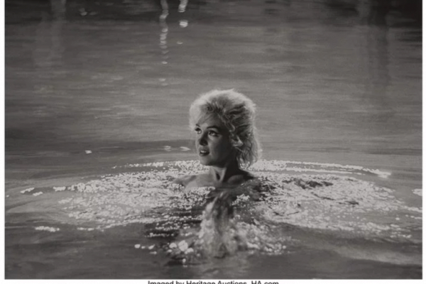 Обнародованы редкие фото обнаженной Мэрилин Монро Обнародованы редкие фото обнаженной Мэрилин Монро