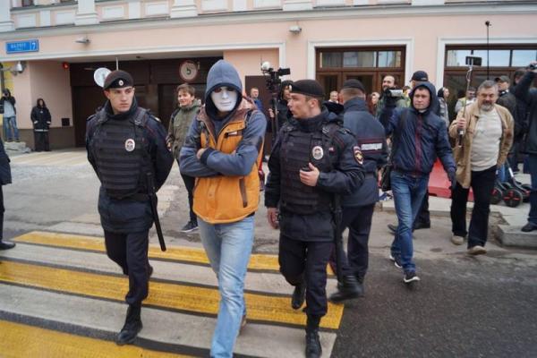 Акция протеста против цензуры в Москве: в сети сообщили о массовых задержаниях активистов Акция протеста против цензуры в Москве: в сети сообщили о массовых задержаниях активистов