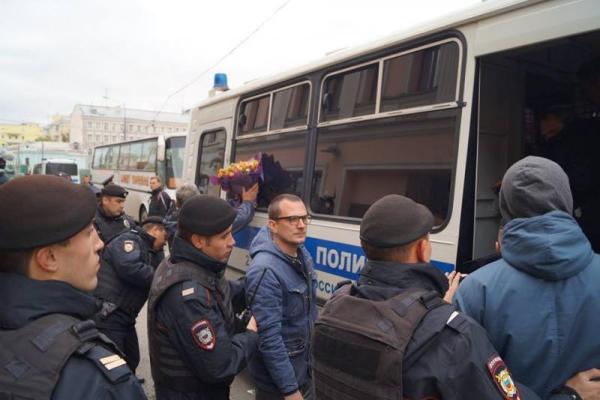 Акция протеста против цензуры в Москве: в сети сообщили о массовых задержаниях активистов Акция протеста против цензуры в Москве: в сети сообщили о массовых задержаниях активистов