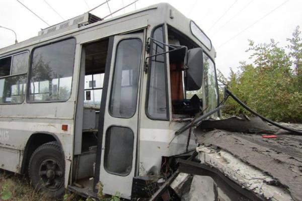 В Северодонецке произошло ДТП с троллейбусом, есть погибший В Северодонецке произошло ДТП с троллейбусом, есть погибший