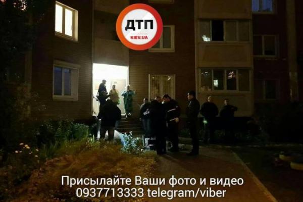 Мгновенная смерть: в Киеве мужчина упал с 16 этажа Мгновенная смерть: в Киеве мужчина упал с 16 этажа