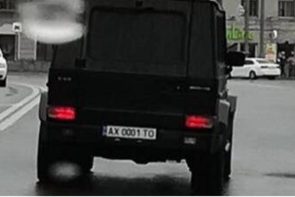 Жизнь ничему не учит: в Харькове на месте жуткого ДТП чуть не произошла новая авария Жизнь ничему не учит: в Харькове на месте жуткого ДТП чуть не произошла новая авария
